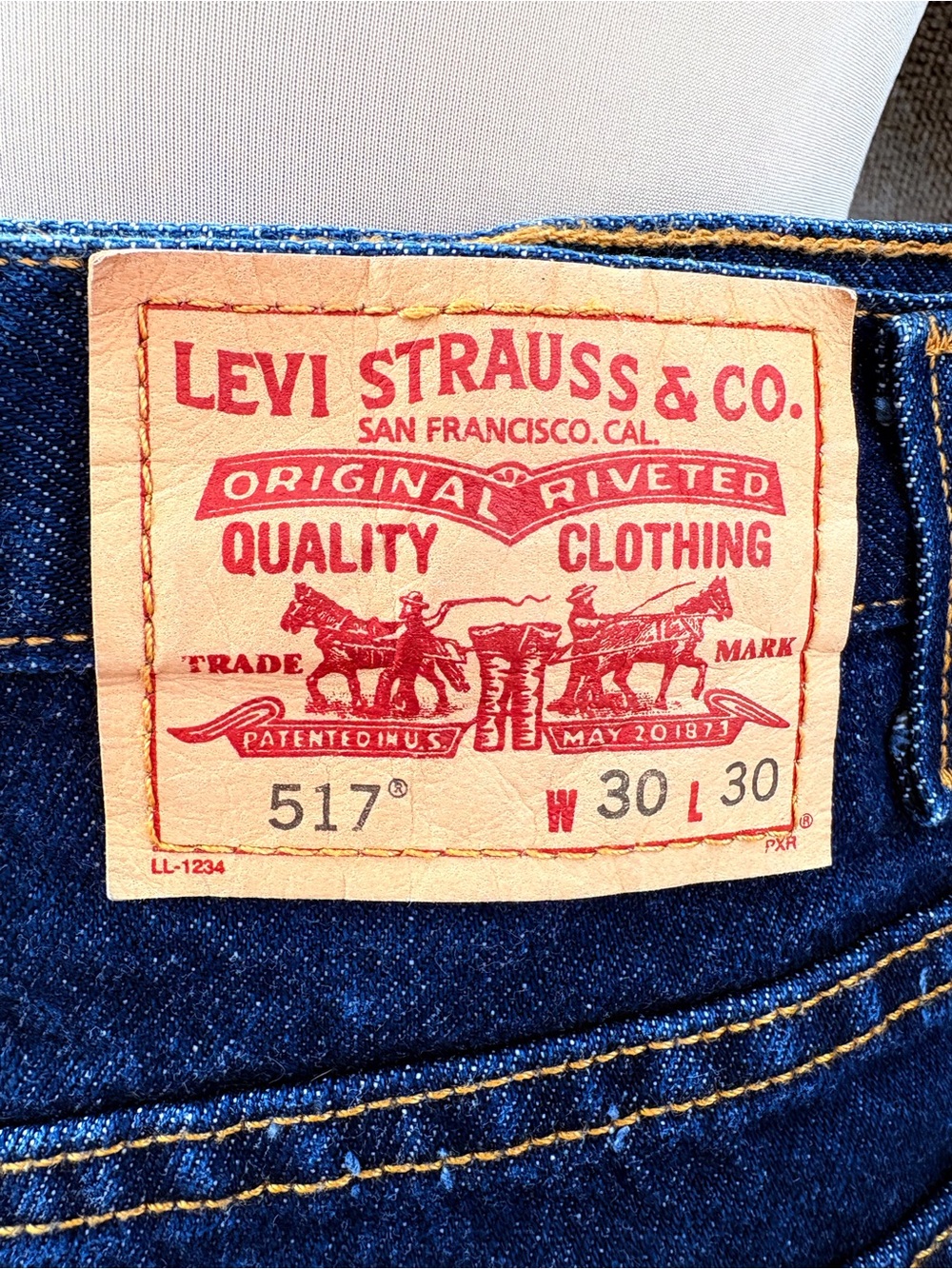 Levi's Slim Straight 517 Men’s Jeans in Dark Blue Denim with Tan Patch
